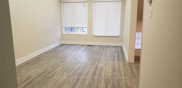 Property Photo: 32 Yellowood Circle Upper ON L4J 8M1
