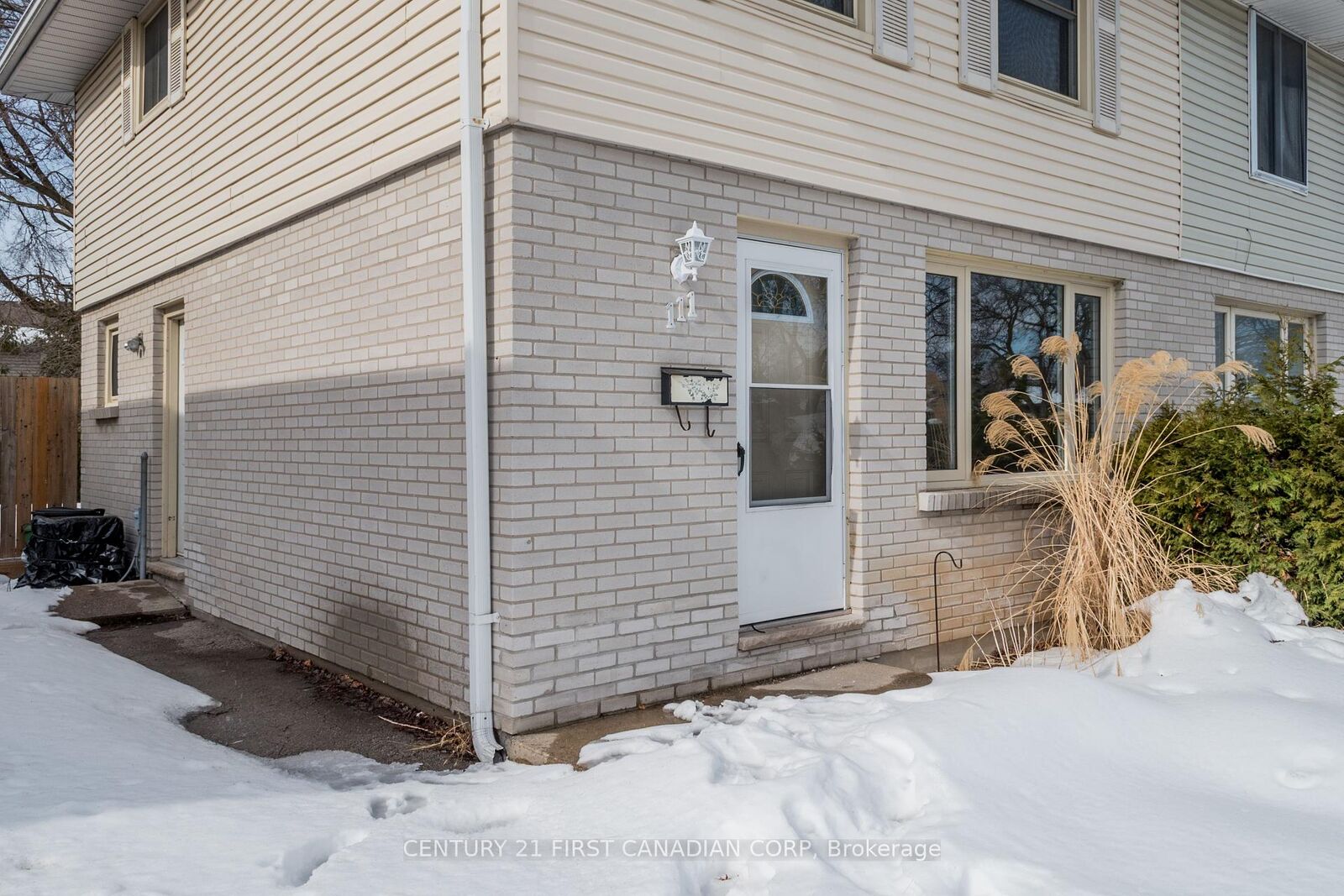 Property Photo: 111 Woodrow Crescent ON N6E 1E7