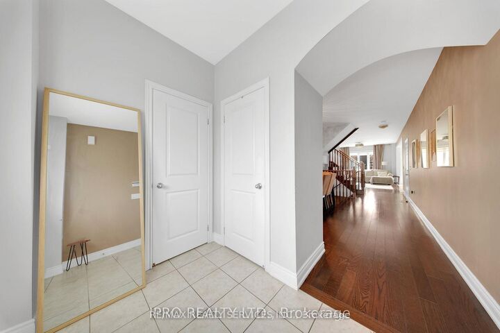 Property Photo: 12 Goodsway Street ON L7A 4A3