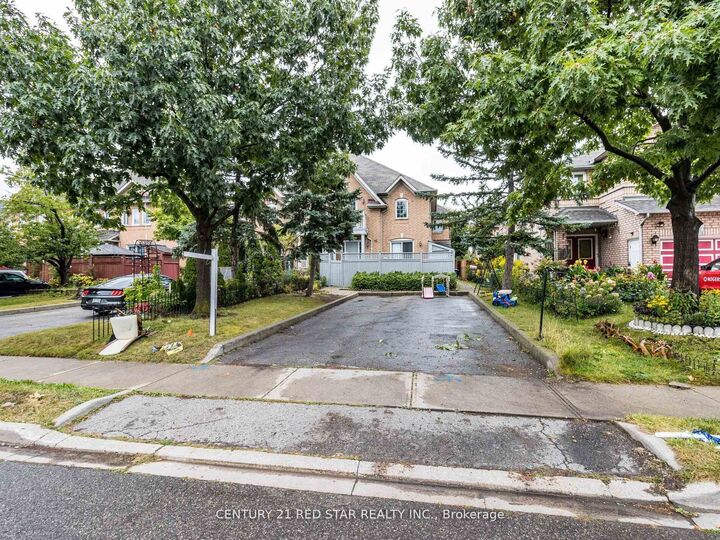 95 Yellow Brick Road  Brampton ON L6V 4K7 photo