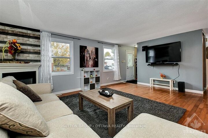 Photo de la propriété: 20 Dundegan Drive ON K2L 1P8
