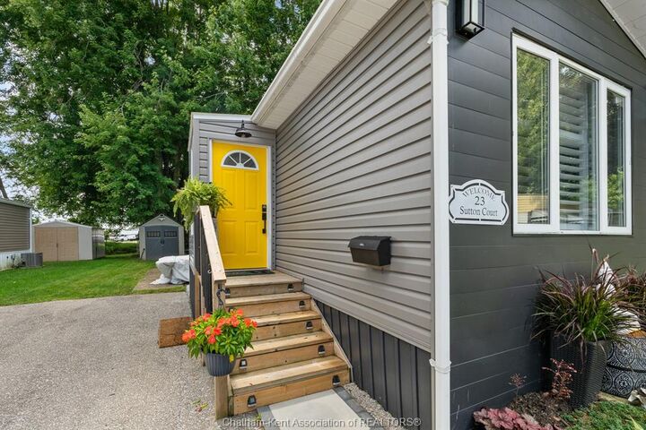 Photo de la propriété: 23 Sutton Court ON N7L 4G4