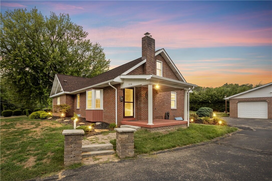 Property Photo:  114 Western Ave  PA 15342 
