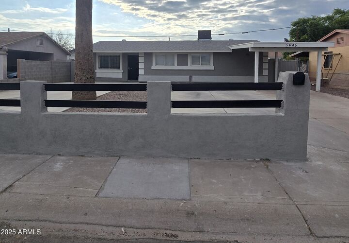 Property Photo: 5645 S 13th Way AZ 85040