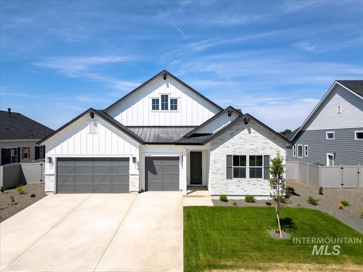 Property Photo:  2279 N Mountain Vista Ave  ID 83669 