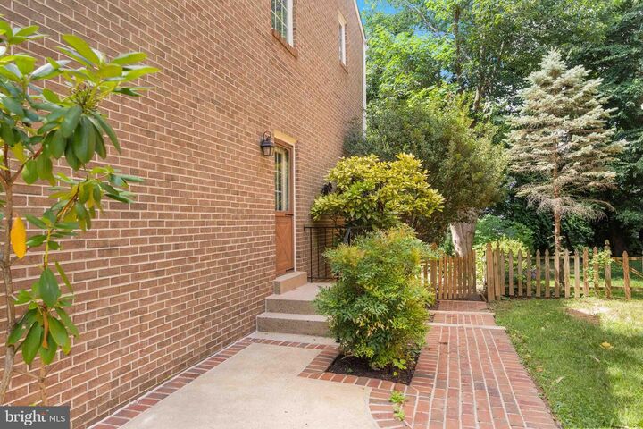 Property Photo: 1250 Pine Hill Road VA 22101