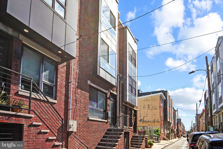Property Photo: 725 Emily Street PA 19148