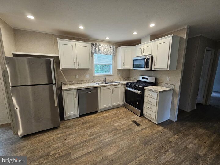 Property Photo: 465 Royal Manor Road Lot 2 PA 18042