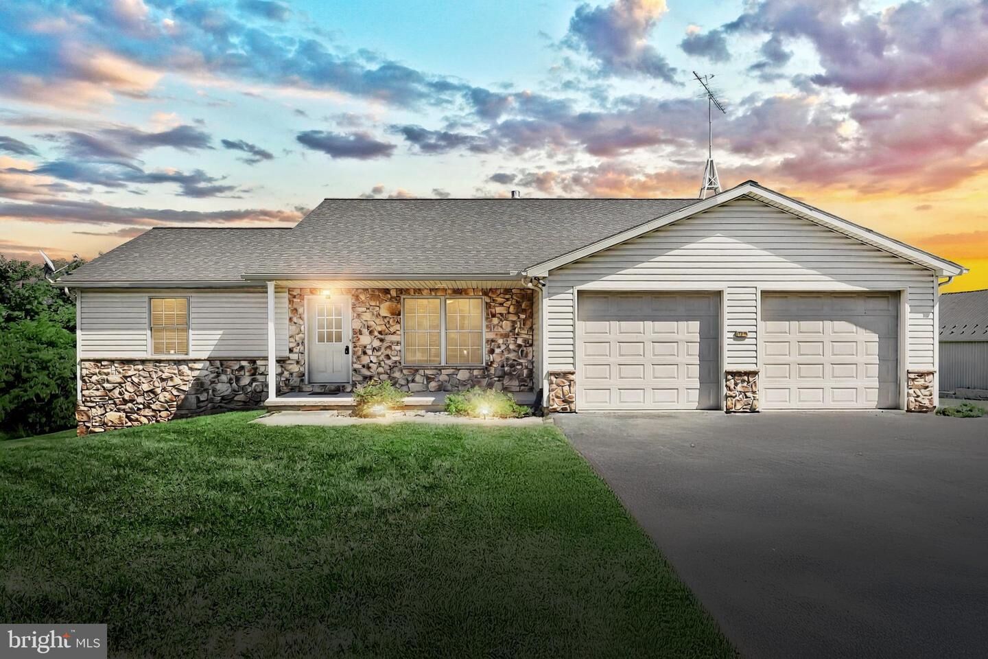 Property Photo: 965 E Butter Road PA 17406