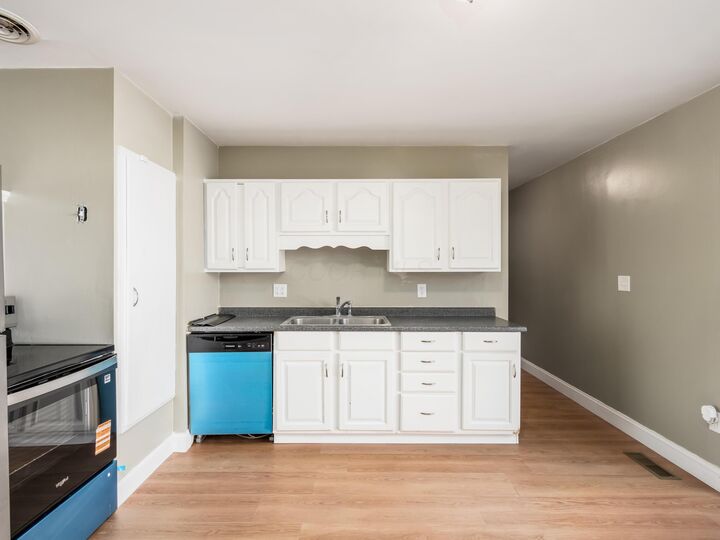 Property Photo: 966 Bikini Drive OH 43302