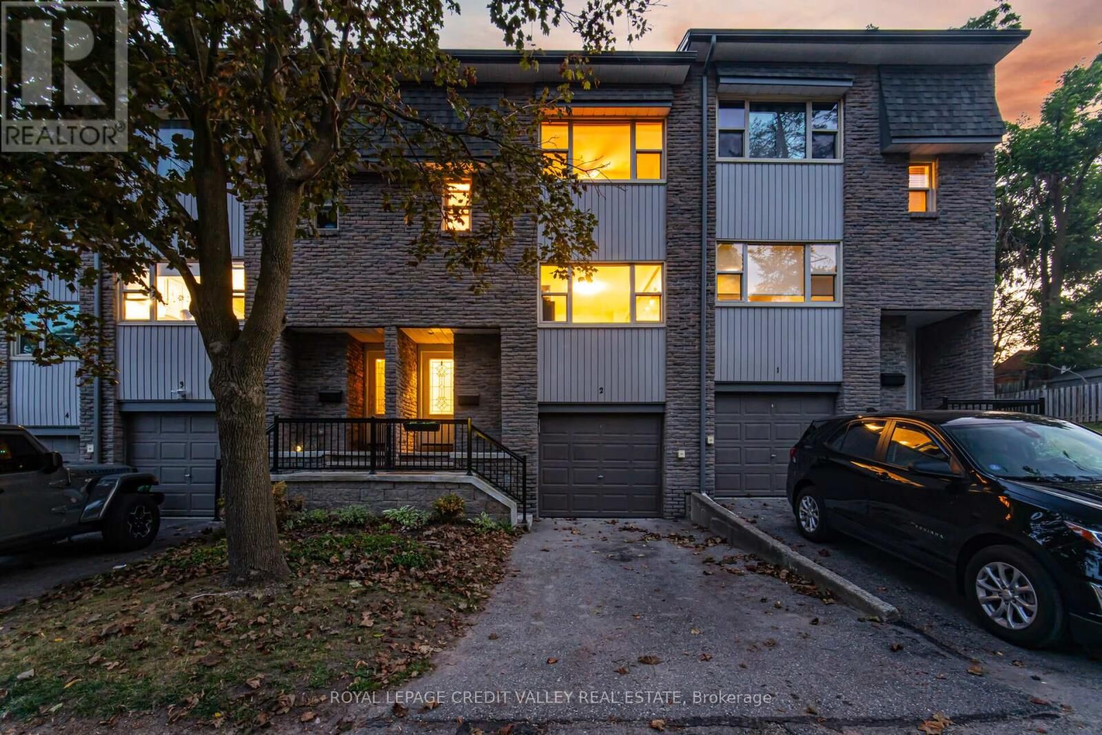 Property Photo: 2 North Street 2 ON L4M 2R9
