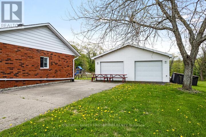 Property Photo: 467 Lake Eloida Road ON K0E 1Y0