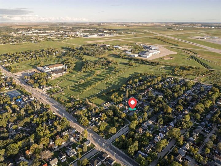 Property Photo:  398 Linwood Street  MB R3J 2E2 