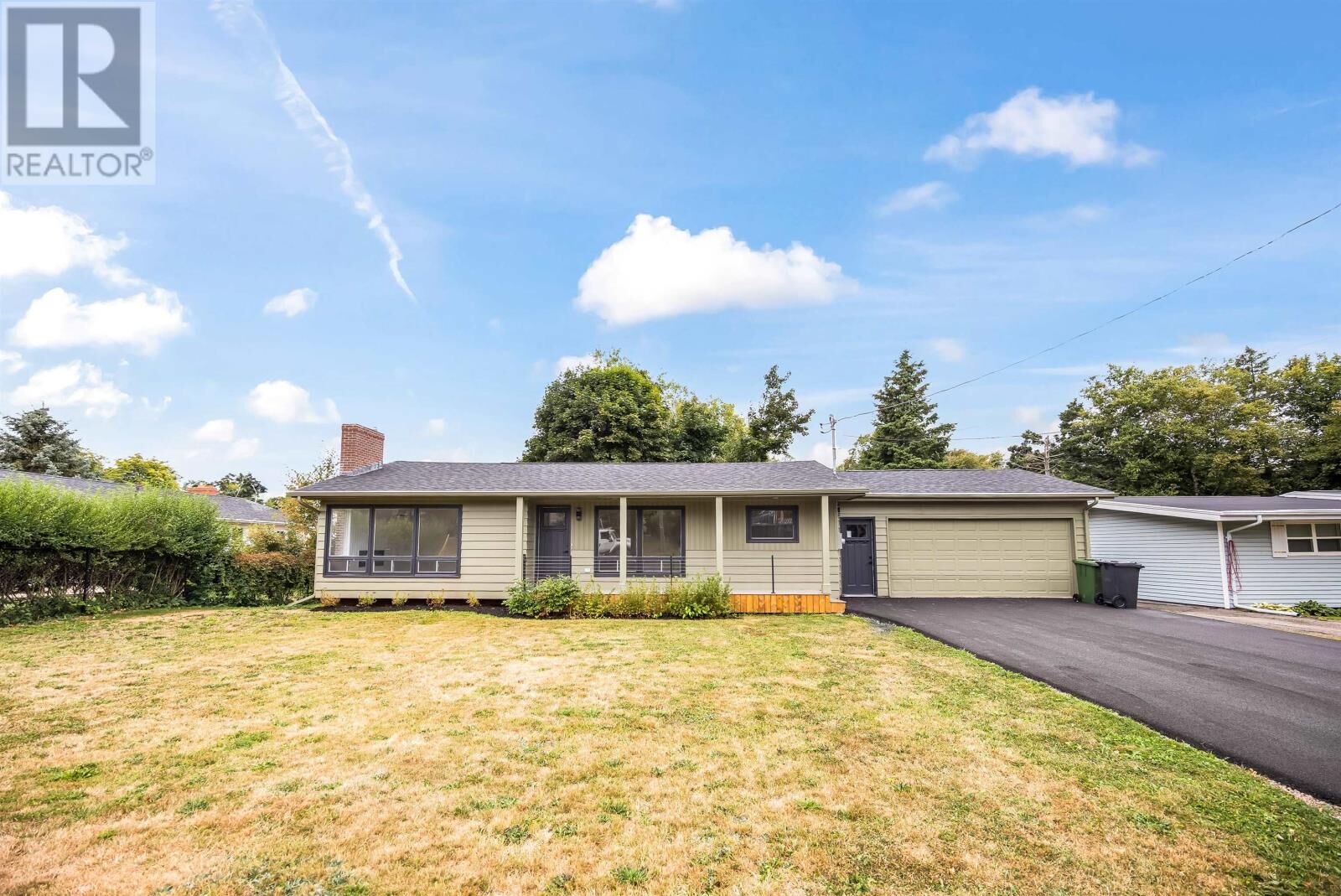 Property Photo:  7 Edinburgh Drive  PE C1A 3E7 