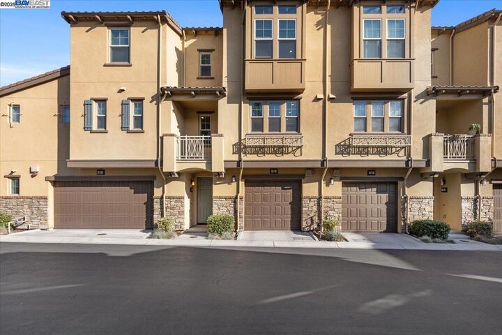 Property Photo: 93 Catania Cmn CA 94536