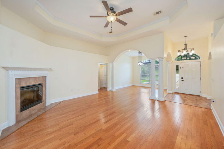 Property Photo: 618 Territory Lane FL 32536