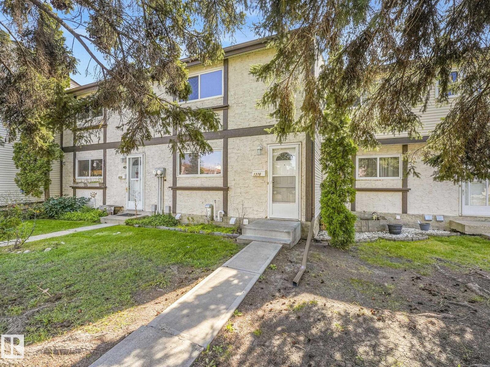 Property Photo:  1376 Lakewood Road NW  AB T6K 3P2 