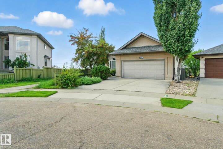 Property Photo: 1526 Haswell Close NW AB T6R 3J4