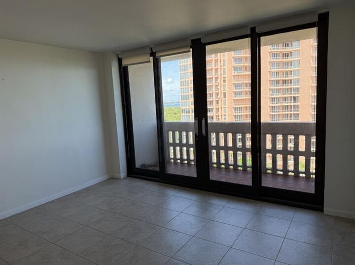 Property Photo: 90 Edgewater Drive 1218 FL 33133