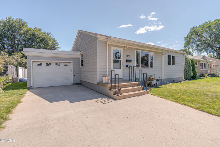 1409 11th Street N  Bismarck ND 58501 photo
