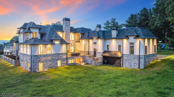 Property Photo:  12 Hamilton Drive West  NJ 07006 