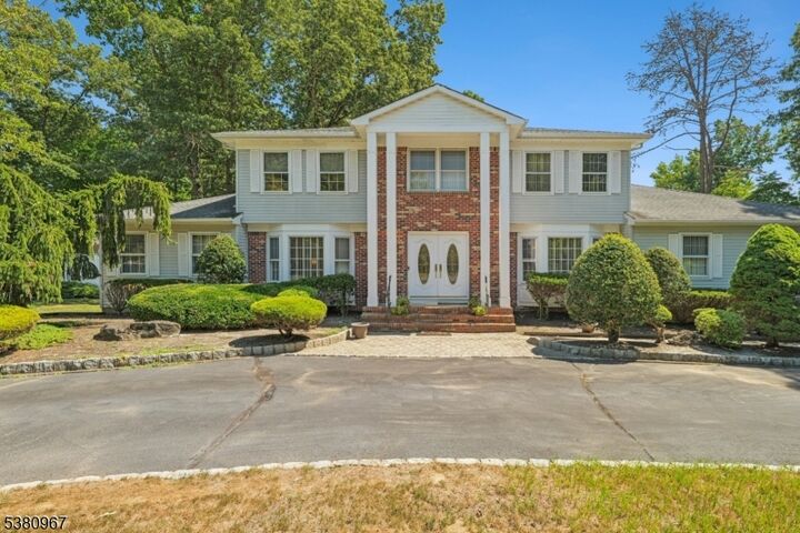 15 Eastwood Blvd  Manalapan Twp. NJ 07726 photo
