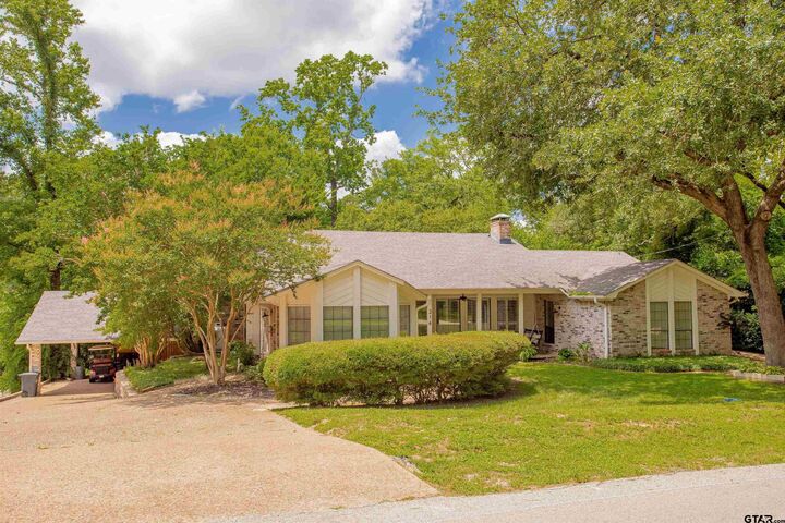 Property Photo: 214 E Hideaway Lane East TX 75771