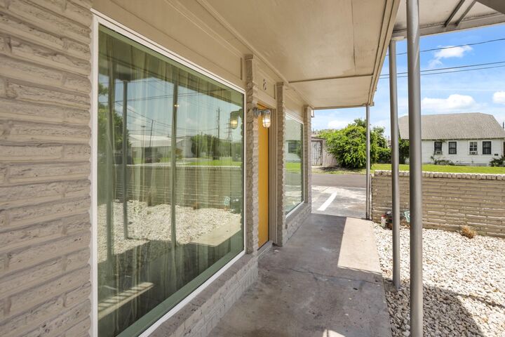 Property Photo: 1408 Hughes Street 14 TX 77023