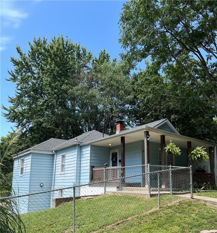 Property Photo: 1808 Bellevue Street MO 64505