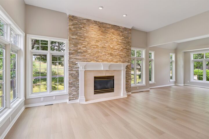 Property Photo: 1051 Glen Oaks Drive IA 50266