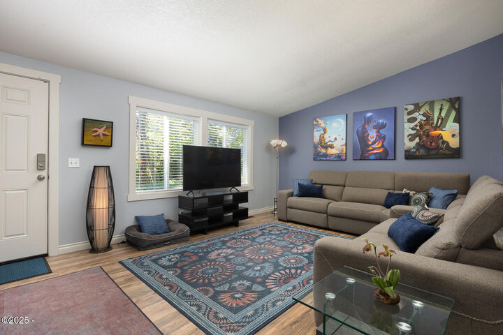 Property Photo: 1915 NE 15th Street OR 97367