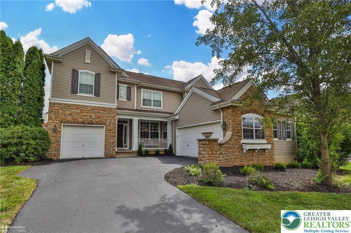 2733 Meadow Lane Drive  Easton PA 18040 photo
