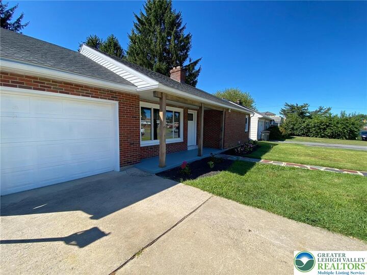Property Photo: 1247 Birchwood Drive PA 18017