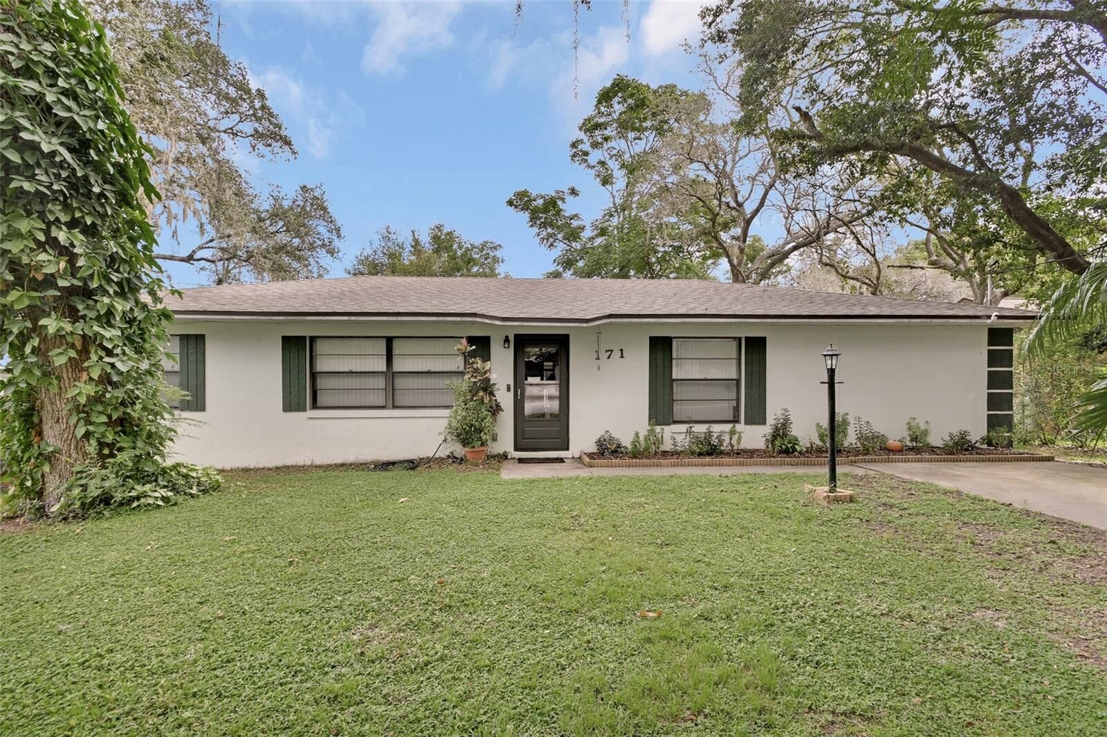 Property Photo: 171 E Elm Drive FL 32763