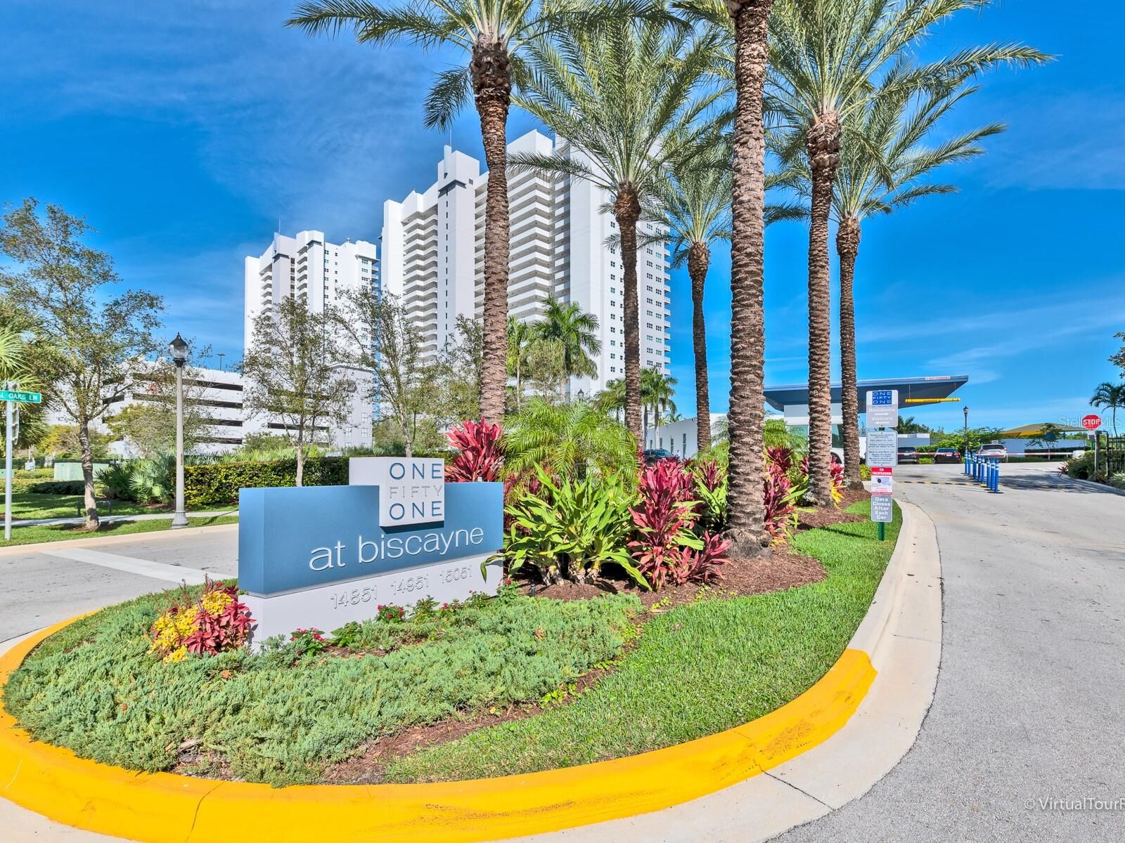 Property Photo: 15051 Royal Oaks Lane 906 FL 33181