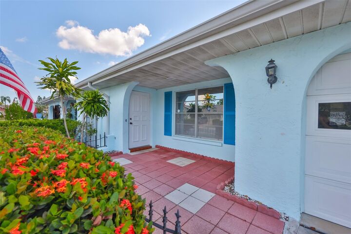 Property Photo: 1219 Wild Feather Lane FL 33573