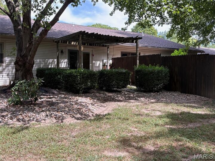 Property Photo:  650 Fort Henry Road  IL 62221 