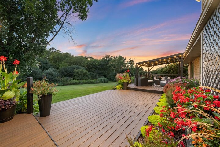 Property Photo: 2065 Parkwood Ct WI 53024