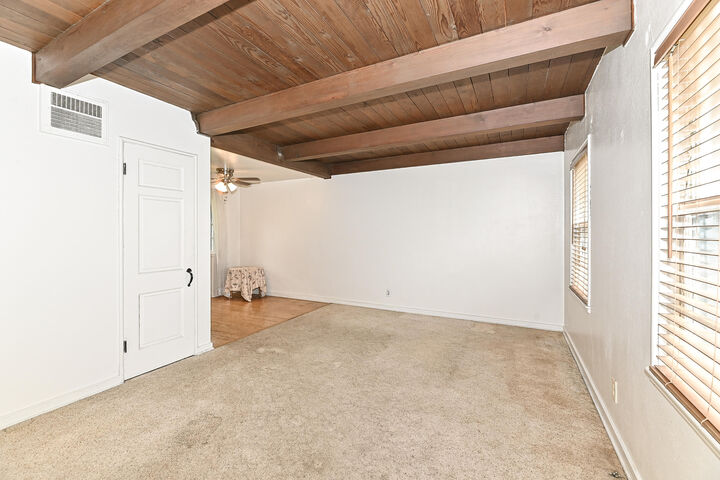 Property Photo: 5905 Dendron Ln WI 53129