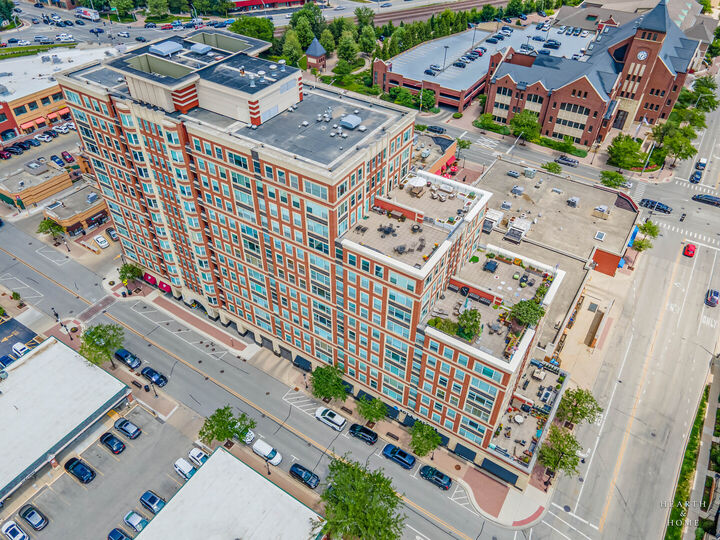Property Photo: 77 S Evergreen Avenue 1103 IL 60005