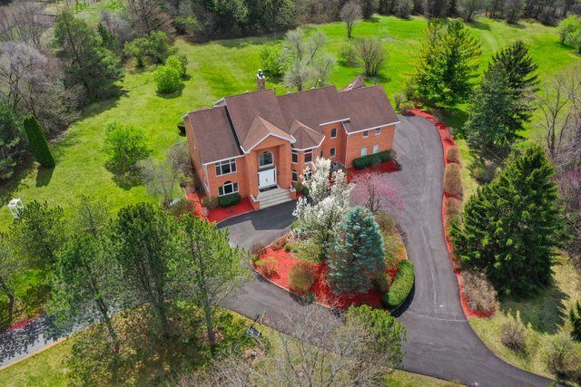 Property Photo: 309 Dundee Road IL 60010