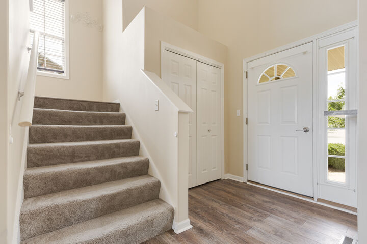 Property Photo:  675 Hunters Path  IL 60152 