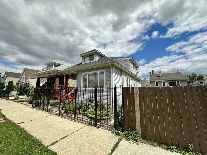 Property Photo: 5235 S Washtenaw Avenue IL 60632