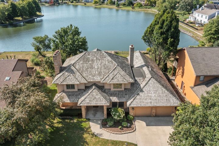 Property Photo: 2903 Prairie Meadow Drive IL 61822