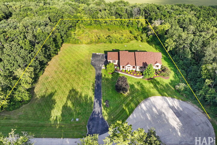 Property Photo: 9014 Glacier Ridge IL 60071