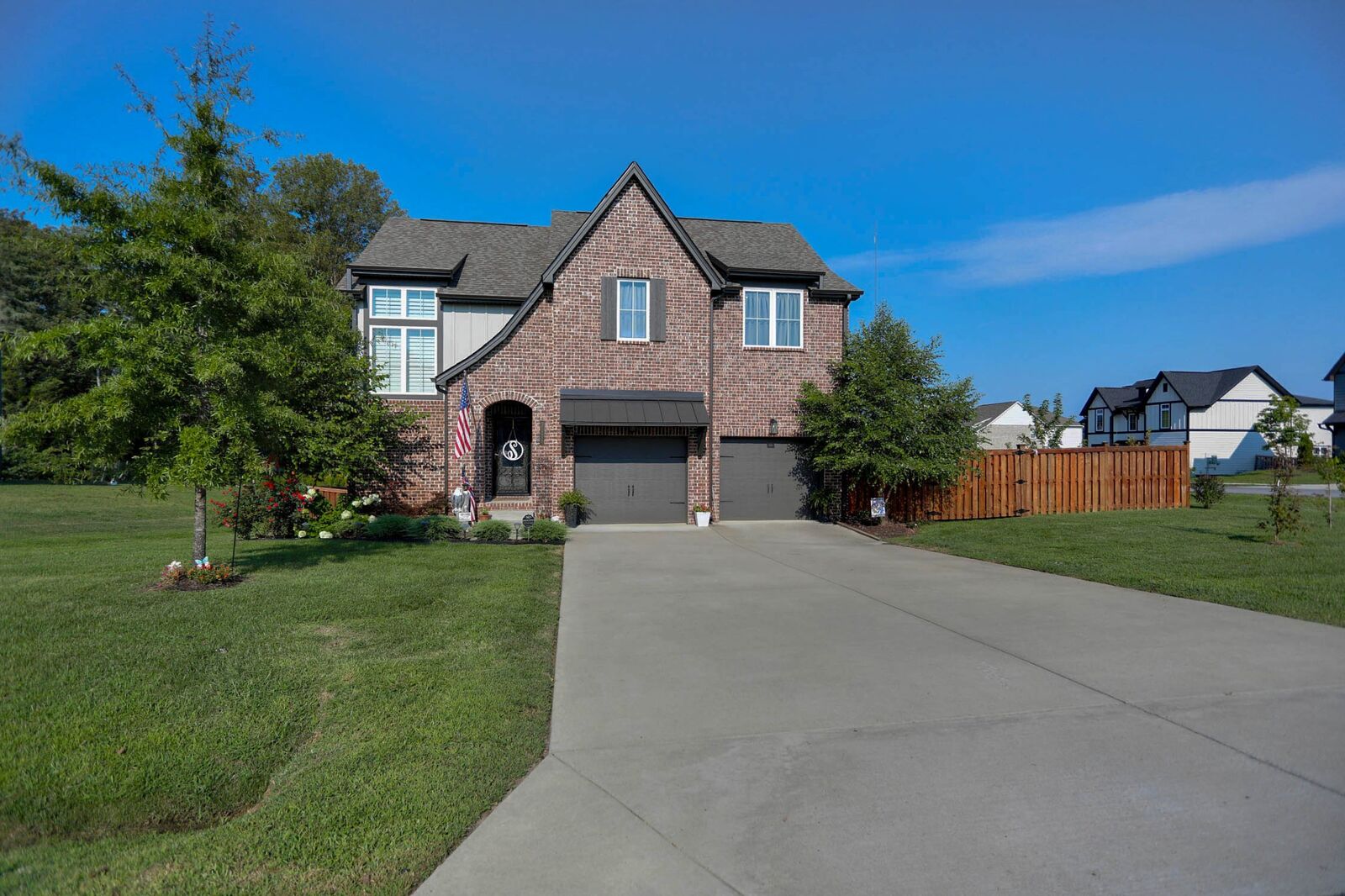 Property Photo:  2136 Neill Ln  TN 37049