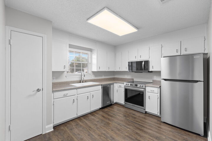 Property Photo: 4327 Lisa Court FL 32563