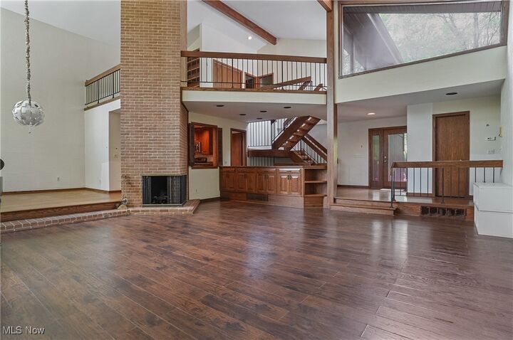 Property Photo: 285 North Road NE OH 44484