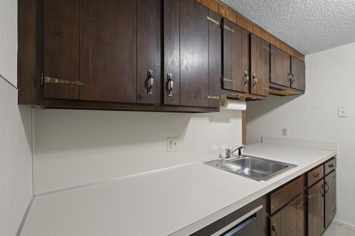 Property Photo:  2 Snow Circle  NH 03062 