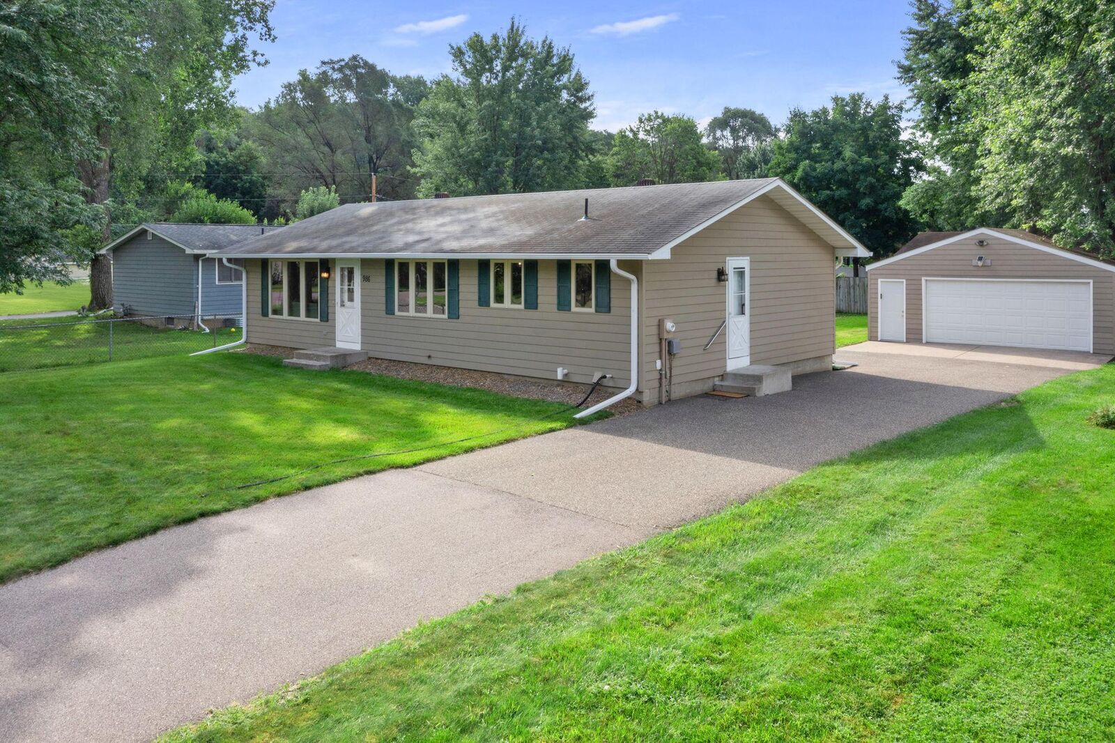 Property Photo: 986 12th Street MN 55055